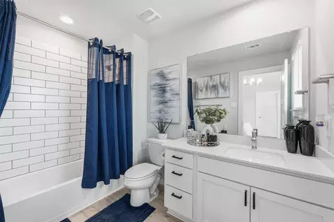 Bath - 22803 Theodoli Dr, Katy, TX 77449 photo 3 of 4