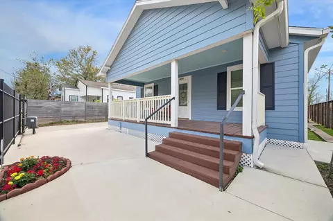 2219 Mckee St, Houston, TX 77009