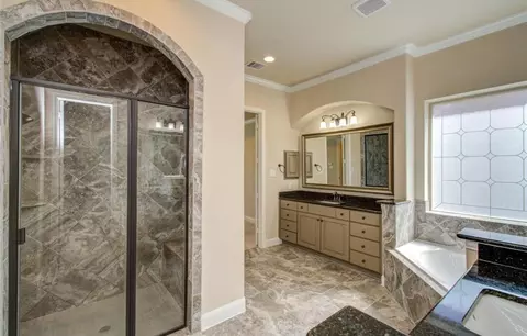 Bath - 3771 Pinebrook Hollow Ln, Spring, TX 77386 photo 3 of 6