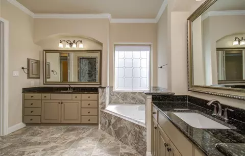 Bath - 3771 Pinebrook Hollow Ln, Spring, TX 77386 photo 2 of 6