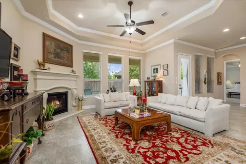Living - 3771 Pinebrook Hollow Ln, Spring, TX 77386 photo 3 of 4