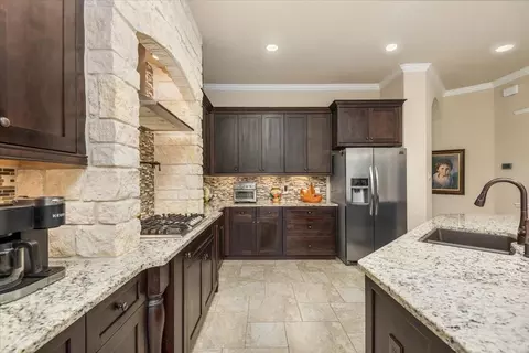 Kitchen - 3771 Pinebrook Hollow Ln, Spring, TX 77386 photo 2 of 4
