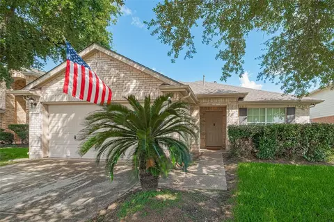 10106 Hollyvine Ln, Houston, TX 77089