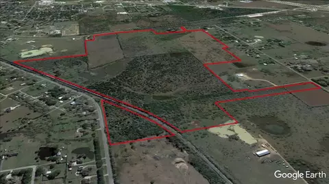 1721 Columbus Rd, Sealy, TX 77474
