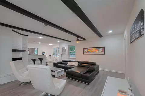 12602 Westleigh Dr, Houston, TX 77077