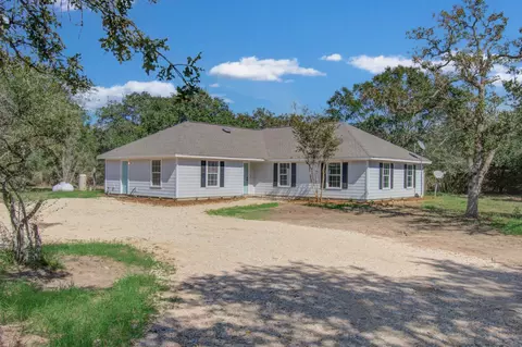 1060 Brandt Ln, Columbus, TX 78934