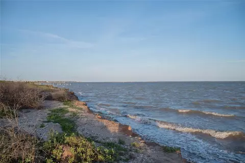 3049 Palacios Bay Dr, Palacios, TX 77465