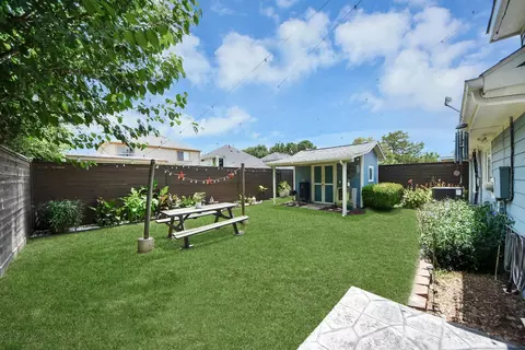 Exterior - 4246 Tiny Hur Dr, Pasadena, TX 77503 photo 4 of 11