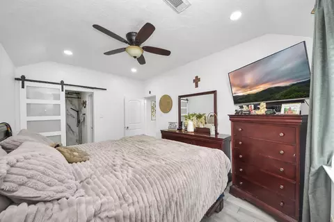 Bedroom - 4246 Tiny Hur Dr, Pasadena, TX 77503 photo 1 of 5