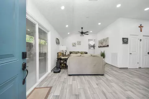Entry Way - 4246 Tiny Hur Dr, Pasadena, TX 77503 photo 2 of 3