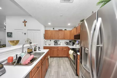 Kitchen - 4246 Tiny Hur Dr, Pasadena, TX 77503 photo 4 of 4
