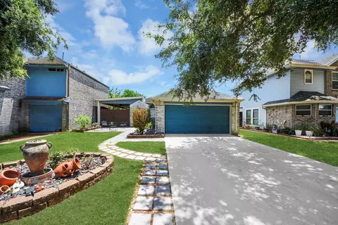 Exterior - 4246 Tiny Hur Dr, Pasadena, TX 77503 photo 10 of 11