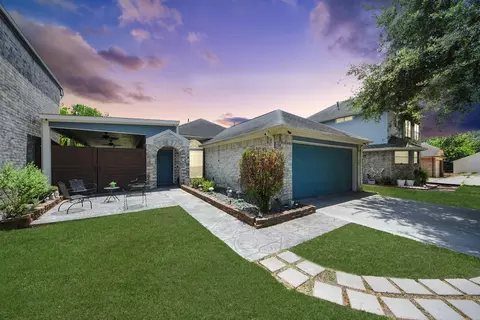 Exterior - 4246 Tiny Hur Dr, Pasadena, TX 77503 photo 9 of 11