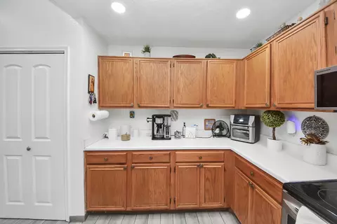 Kitchen - 4246 Tiny Hur Dr, Pasadena, TX 77503 photo 3 of 4