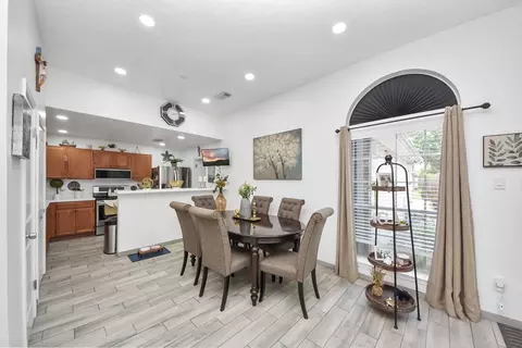 Dining - 4246 Tiny Hur Dr, Pasadena, TX 77503 photo 2 of 3
