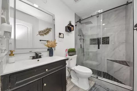 Bath - 4246 Tiny Hur Dr, Pasadena, TX 77503 photo 1 of 4