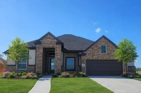 12135 Lake View Blvd, Mont Belvieu, TX 77523