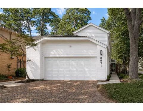 8931 Briar Forest Dr, Houston, TX 77024