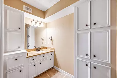 Bath - 8503 Herts Rd, Spring, TX 77379 photo 5 of 8