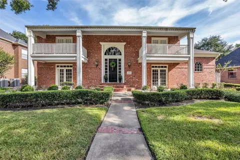 2018 Island Oak St, Houston, TX 77062