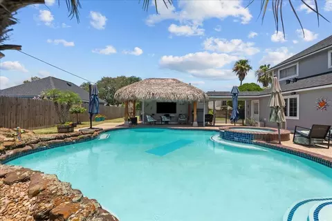 4205 Quaker Dr, Texas City, TX 77590