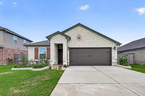 10626 Deussen Ln, Texas City, TX 77591