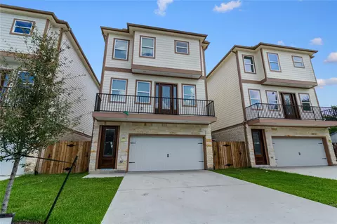 2204 Hoskins Dr, Houston, TX 77080
