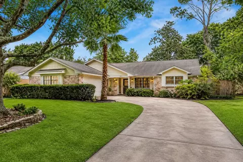 9418 Meadowbriar Ln, Houston, TX 77063