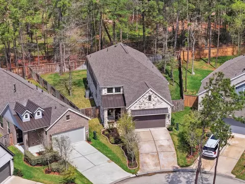 316 Mullins Ct, Montgomery, TX 77316