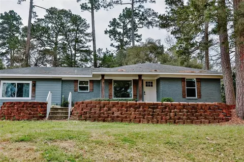 522 Sunview Dr, Livingston, TX 77351