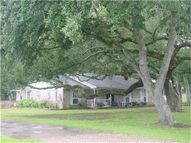 1423 County Road 201a, Angleton, TX 77515 photo 1