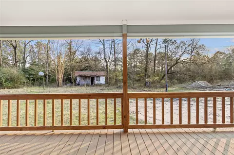 Exterior - 301 Pineland Dr, Trinity, TX 75862 photo 4 of 7