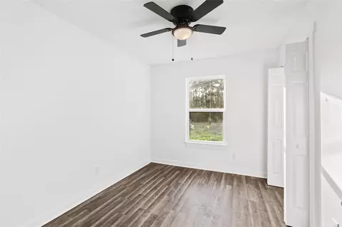 Bedroom - 301 Pineland Dr, Trinity, TX 75862 photo 3 of 4