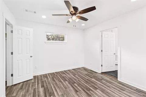 Bedroom - 301 Pineland Dr, Trinity, TX 75862 photo 4 of 4