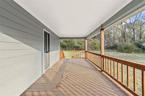 Exterior - 301 Pineland Dr, Trinity, TX 75862 photo 5 of 7