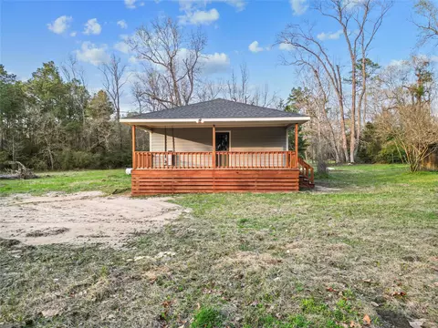 Exterior - 301 Pineland Dr, Trinity, TX 75862 photo 3 of 7