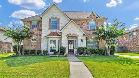 2801 Snyders Blf, League City, TX 77573