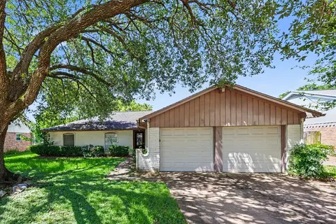 16210 Forest Bend Ave, Friendswood, TX 77546