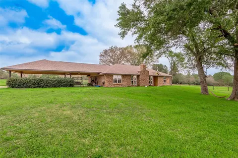 758 Wire Rd, Huntsville, TX 77320