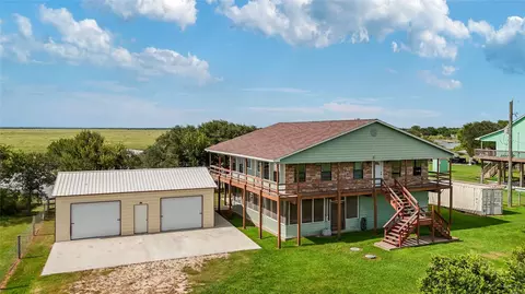 1847 Fairway Dr, Angleton, TX 77515