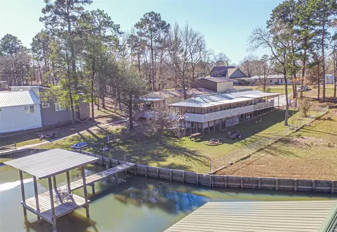 272 N Point Dr, Trinity, TX 75862 photo 1