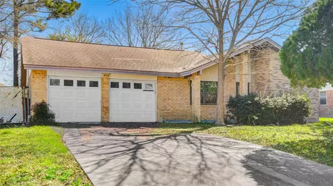 4112 Pine Shadows St, Dickinson, TX 77539