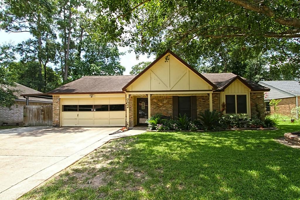 702 Barbara Ln, Conroe, TX 77301 photo 1
