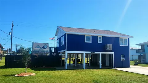 16527 Lewis Scott Rd, Jamaica Beach, TX 77554