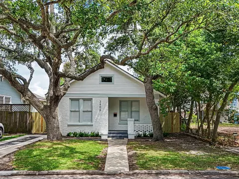 3406 Avenue Q 12, Galveston, TX 77550