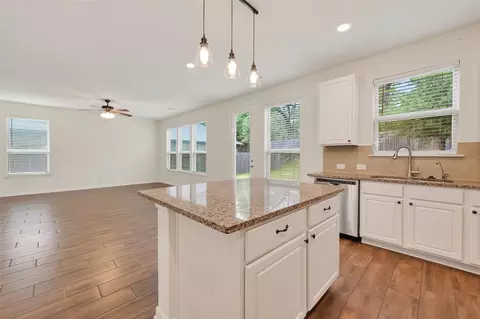 Living - 2107 Parnevik Pl, Conroe, TX 77304 photo 4 of 6