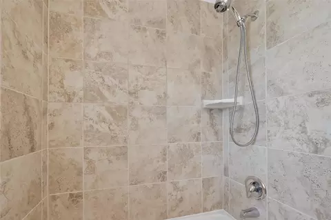 Bath - 2107 Parnevik Pl, Conroe, TX 77304 photo 5 of 6
