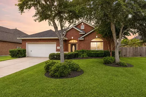 2006 Peonies Ct, Pearland, TX 77581