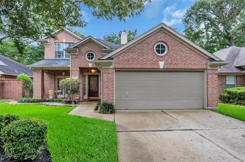 65 W Sienna Pl, The Woodlands, TX 77382