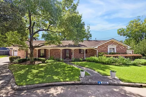 4902 Clift Haven Dr, Houston, TX 77018